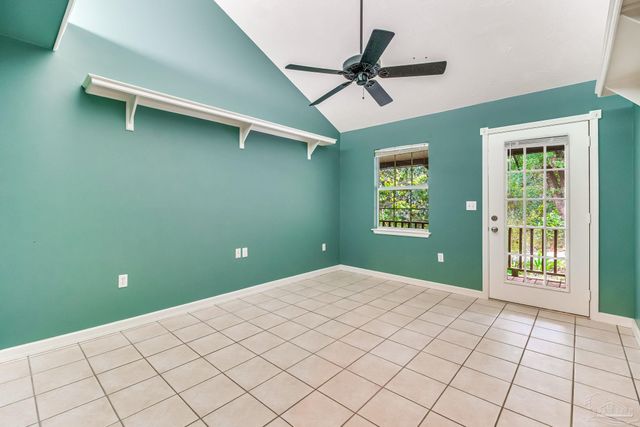 7619 Lakeside Dr, Milton, FL 32583