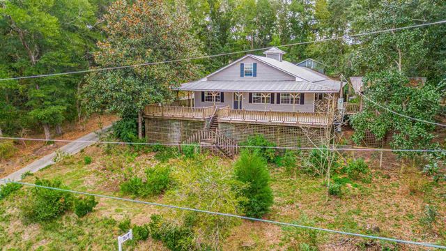 7619 Lakeside Dr, Milton, FL 32583