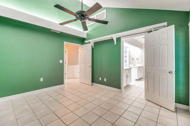 7619 Lakeside Dr, Milton, FL 32583