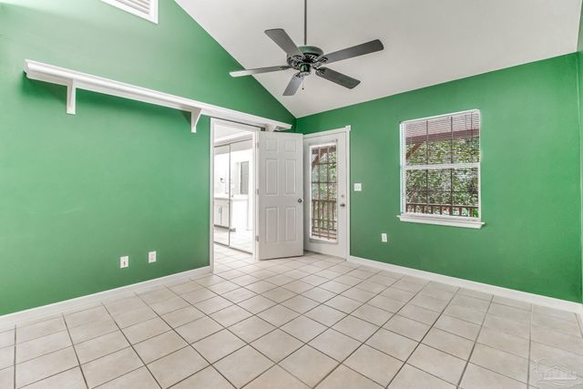 7619 Lakeside Dr, Milton, FL 32583