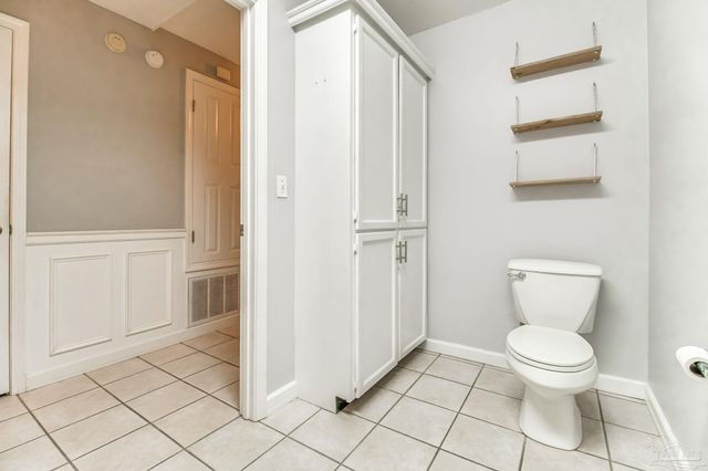 7619 Lakeside Dr, Milton, FL 32583