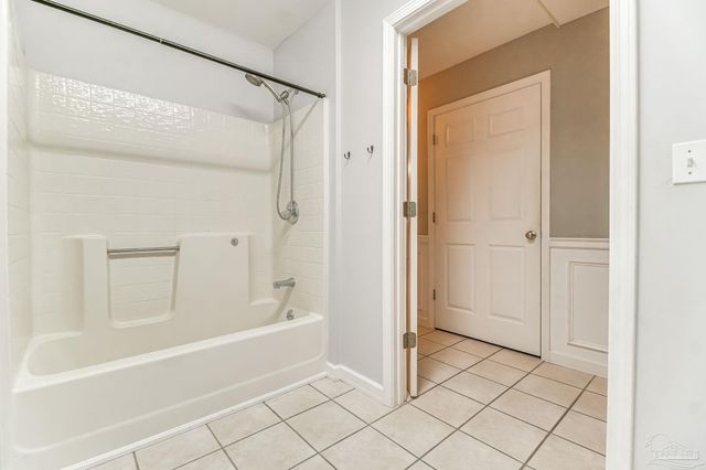 7619 Lakeside Dr, Milton, FL 32583