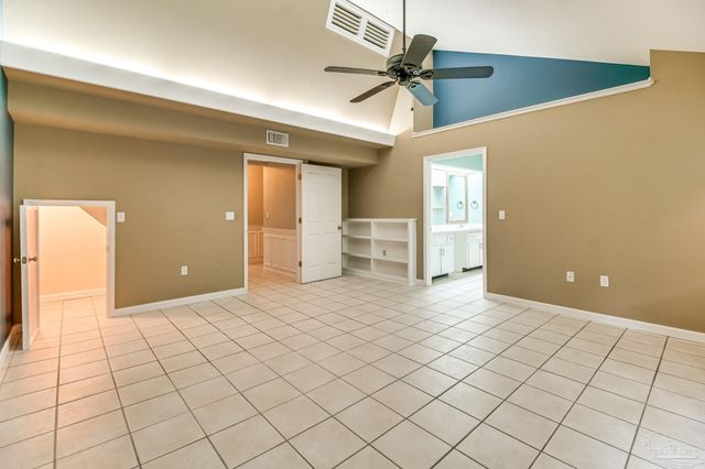 7619 Lakeside Dr, Milton, FL 32583