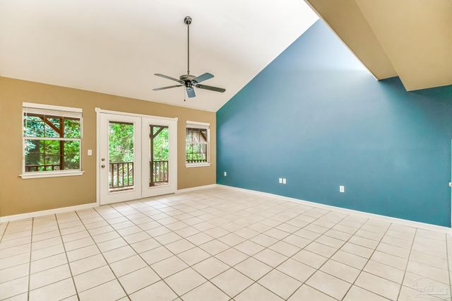 7619 Lakeside Dr, Milton, FL 32583