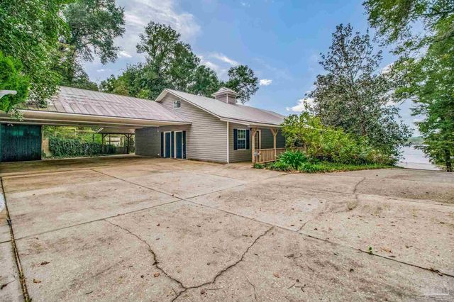 7619 Lakeside Dr, Milton, FL 32583