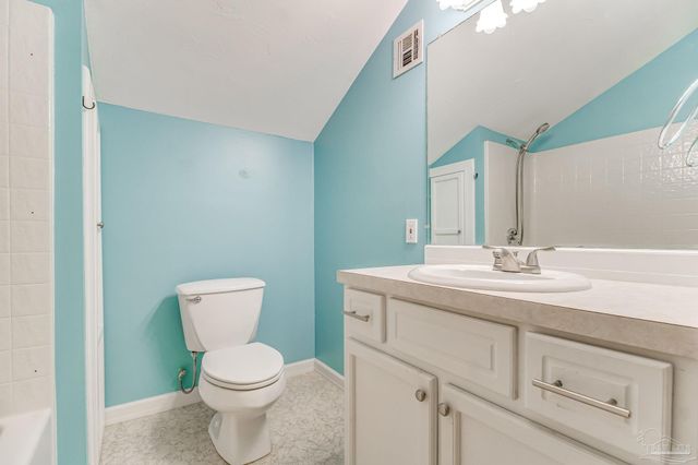 7619 Lakeside Dr, Milton, FL 32583