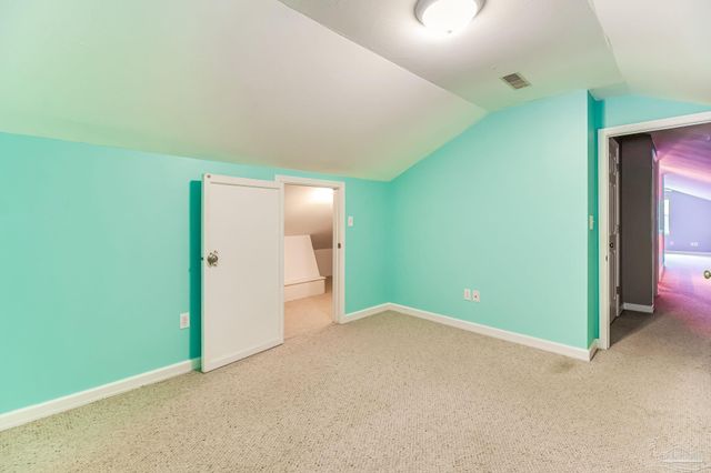 7619 Lakeside Dr, Milton, FL 32583