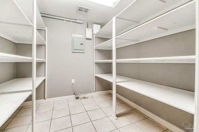 7619 Lakeside Dr, Milton, FL 32583