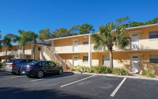 942 LA COSTA CIRCLE 9, Sarasota, FL 34237