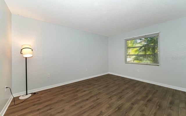 942 LA COSTA CIRCLE 9, Sarasota, FL 34237