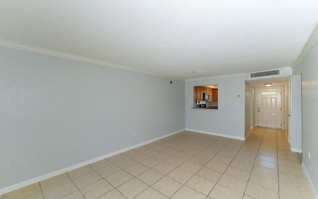 942 LA COSTA CIRCLE 9, Sarasota, FL 34237