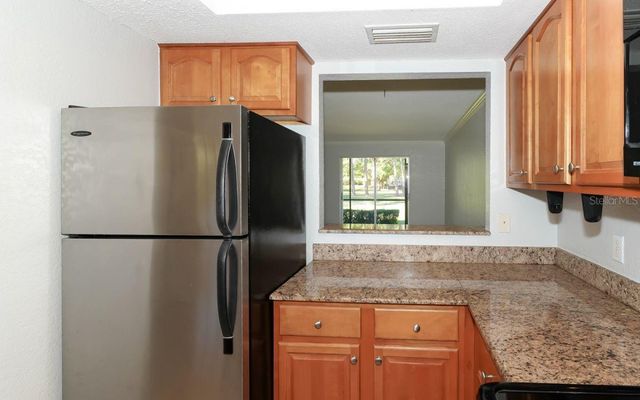942 LA COSTA CIRCLE 9, Sarasota, FL 34237