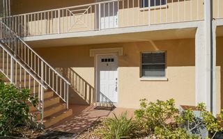942 LA COSTA CIRCLE 9, Sarasota, FL 34237
