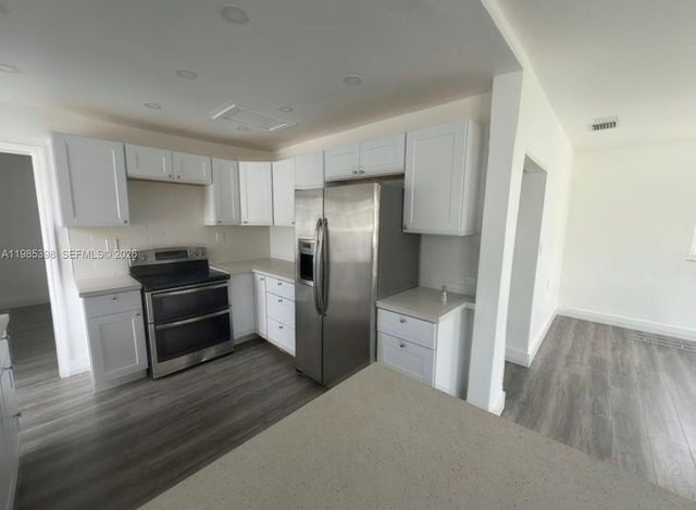 1637 NW 31st Ave ., Miami, FL 33125