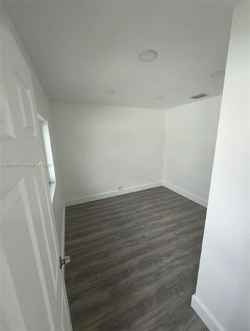 1637 NW 31st Ave ., Miami, FL 33125