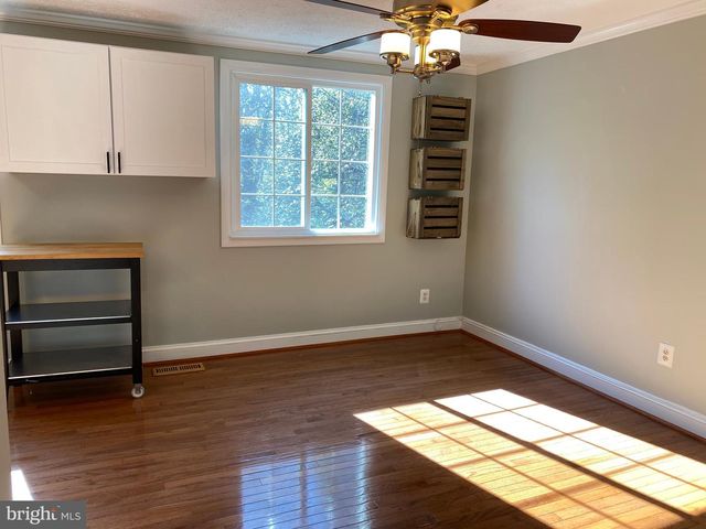 1666 BARNSTEAD DR, Reston, VA 20194