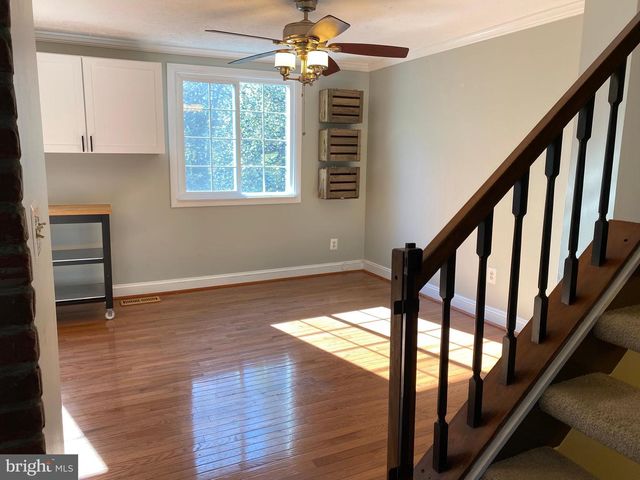 1666 BARNSTEAD DR, Reston, VA 20194