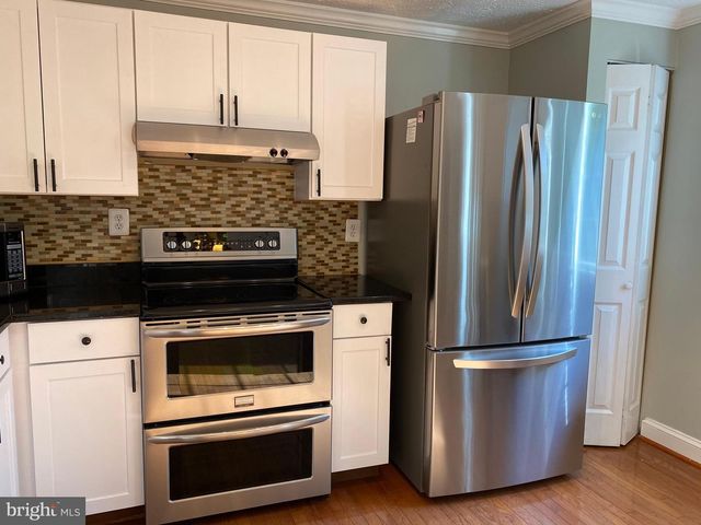 1666 BARNSTEAD DR, Reston, VA 20194