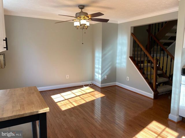 1666 BARNSTEAD DR, Reston, VA 20194