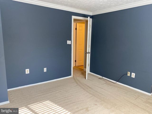 1666 BARNSTEAD DR, Reston, VA 20194