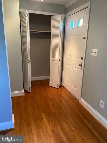 1666 BARNSTEAD DR, Reston, VA 20194