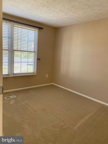 1666 BARNSTEAD DR, Reston, VA 20194