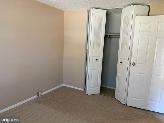 1666 BARNSTEAD DR, Reston, VA 20194