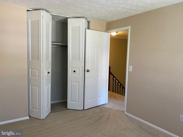 1666 BARNSTEAD DR, Reston, VA 20194