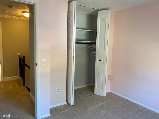 1666 BARNSTEAD DR, Reston, VA 20194