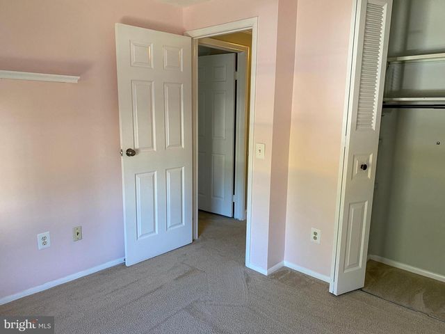 1666 BARNSTEAD DR, Reston, VA 20194