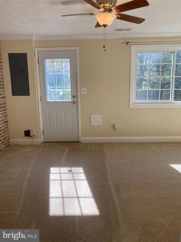 1666 BARNSTEAD DR, Reston, VA 20194