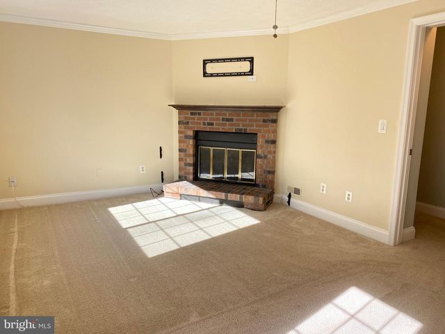 1666 BARNSTEAD DR, Reston, VA 20194