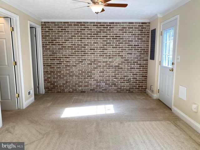 1666 BARNSTEAD DR, Reston, VA 20194