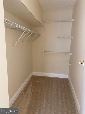 1666 BARNSTEAD DR, Reston, VA 20194