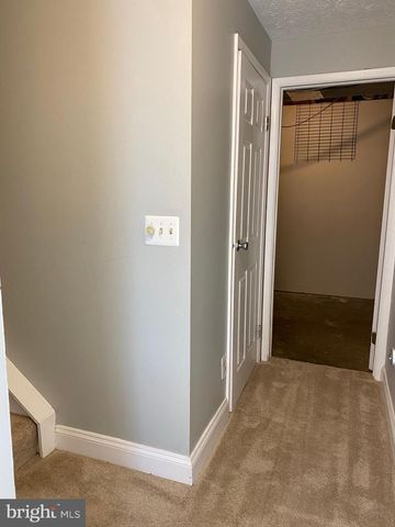 1666 BARNSTEAD DR, Reston, VA 20194