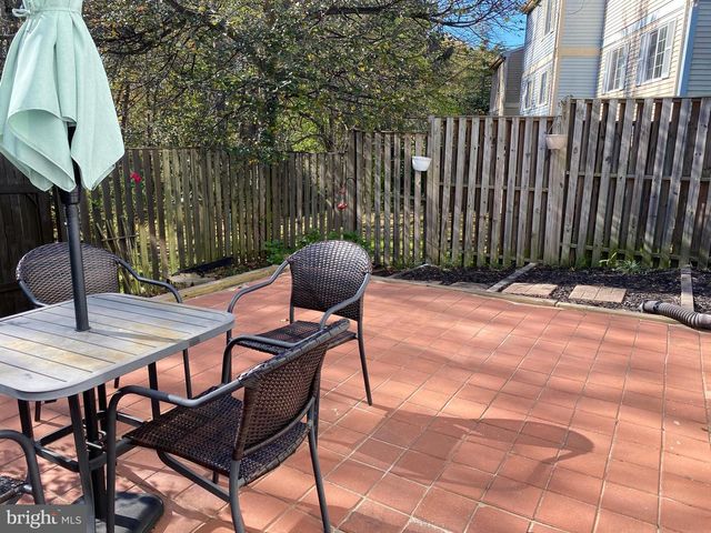 1666 BARNSTEAD DR, Reston, VA 20194