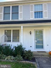1666 BARNSTEAD DR, Reston, VA 20194