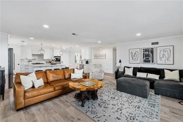 608 Thornhurst Avenue, Glendora, CA 91741