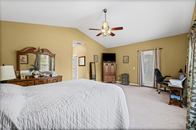 3004 Countrybend Lane, Champaign, IL 61822