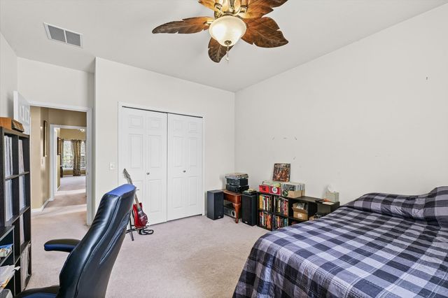 3004 Countrybend Lane, Champaign, IL 61822