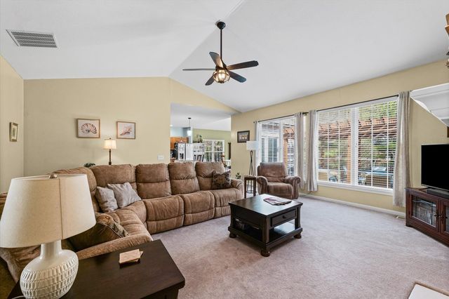 3004 Countrybend Lane, Champaign, IL 61822