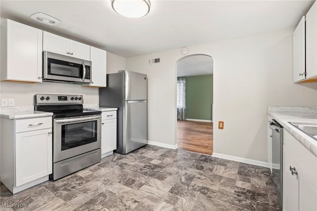 1202 37th Street NW, Canton, OH 44709