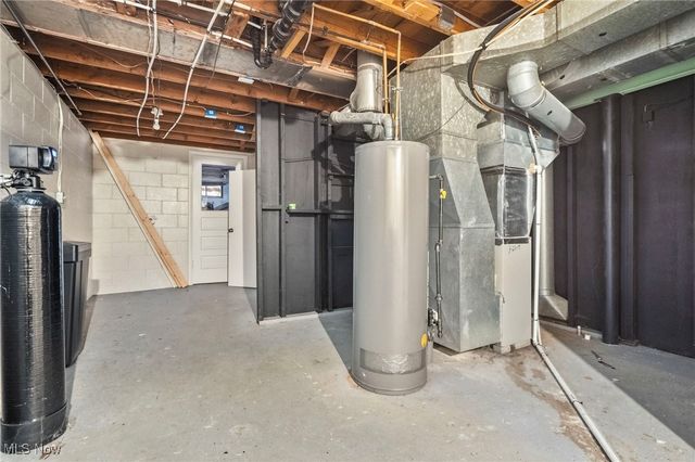 1202 37th Street NW, Canton, OH 44709