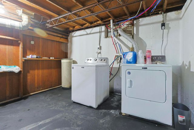 1901 N Brookfield Street, South Bend, IN 46628