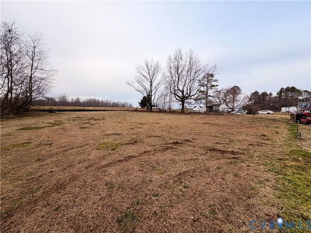 7616 Airport Rd, Quinton, VA 23141