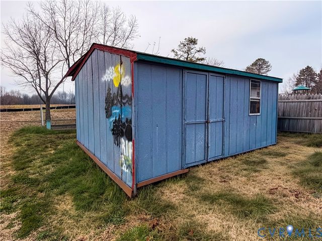 7616 Airport Rd, Quinton, VA 23141