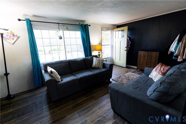 7616 Airport Rd, Quinton, VA 23141