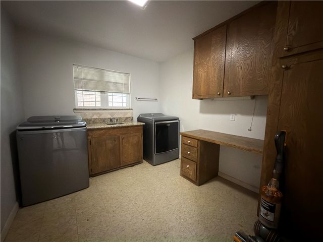 4302 Pecan Valley Dr, Corpus Christi, TX 78413