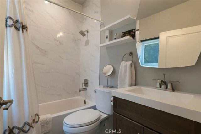 4527 Santa Lucia Drive, Woodland Hills, CA 91364