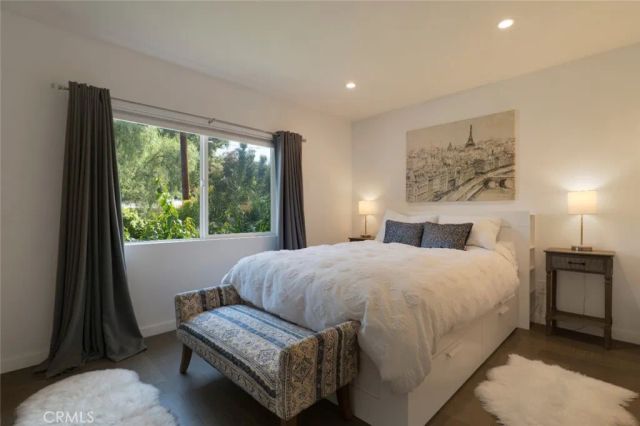 4527 Santa Lucia Drive, Woodland Hills, CA 91364